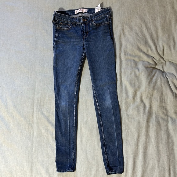 Hollister High Rise Super Skinny Jeans - Picture 3 of 3